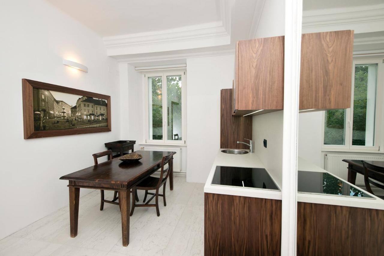 Apartament Zois *